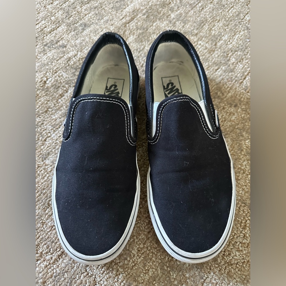 VANS ✨Black and White Sneakers